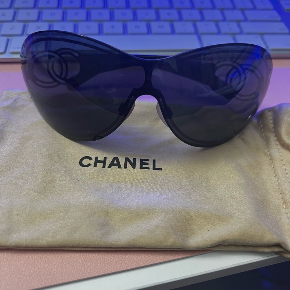 Rare Chanel sunglasses. Model C108-87 Used